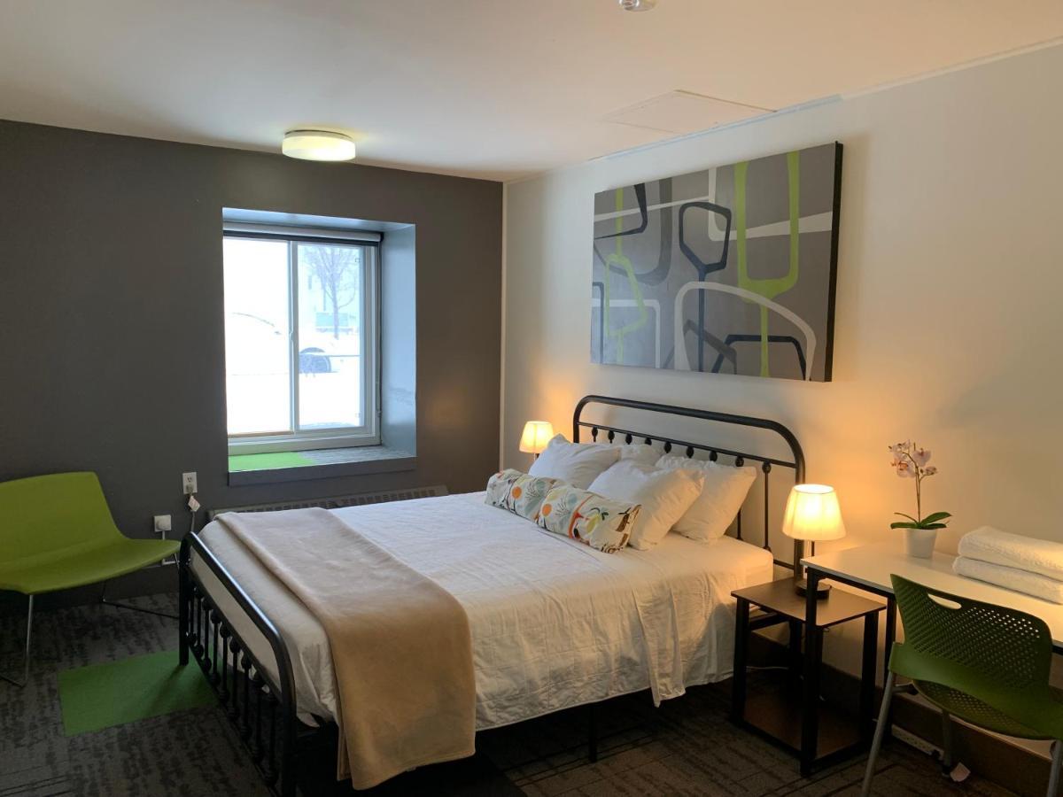 Auberge de jeunesse Hi Centre - *